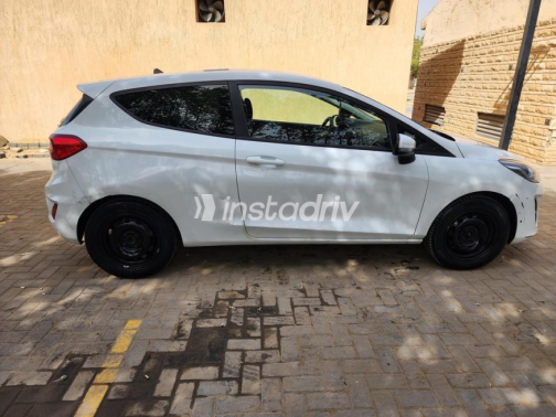 Ford Fiesta 2019 White Manual Used for Sale in Alexandria - 4