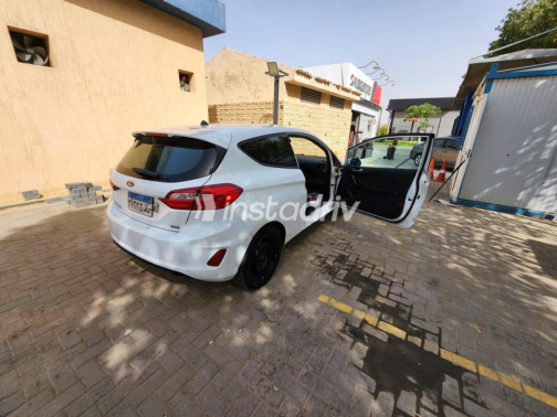 Ford Fiesta 2019 White Manual Used for Sale in Alexandria - 7