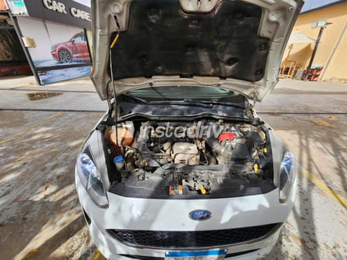 Ford Fiesta 2019 White Manual Used for Sale in Alexandria - 8