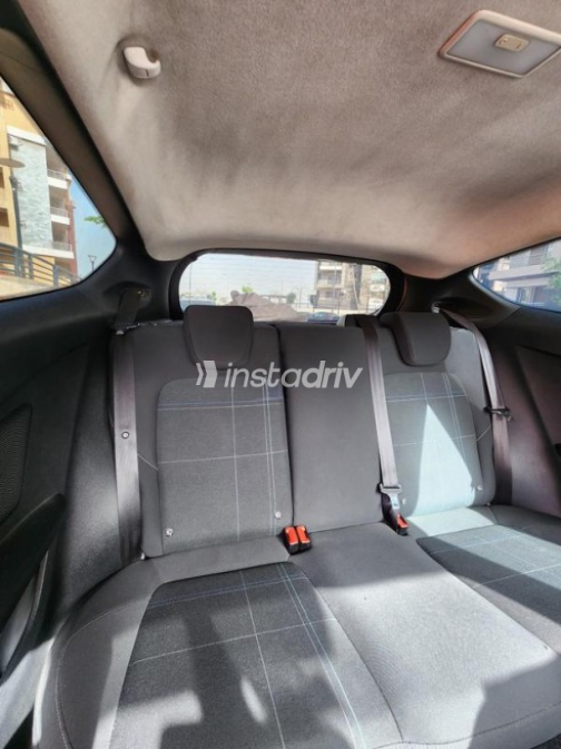 Ford Fiesta 2019 White Manual Used for Sale in Alexandria - 10