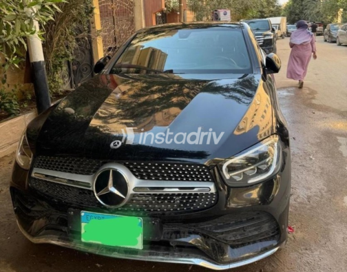 مرسيدس GLC 300 2022 أسود أوتوماتيك مستعملة للبيع في 6 أكتوبر - 3