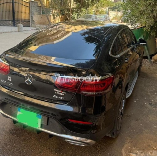 مرسيدس GLC 300 2022 أسود أوتوماتيك مستعملة للبيع في 6 أكتوبر - 4