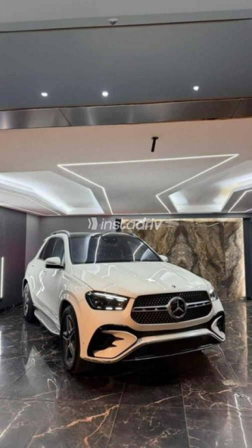Mercedes GLE 450 2024 White Automatic Used for Sale in Cairo - 2