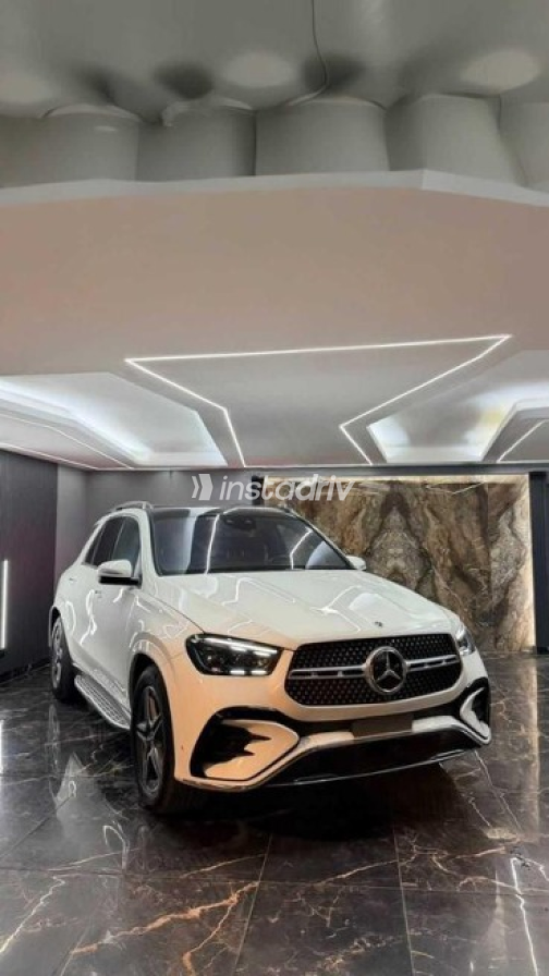 Mercedes GLE 450 2024 White Automatic Used for Sale in Cairo - 10