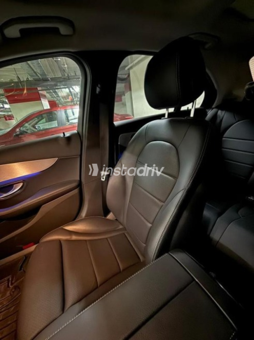 Mercedes C 180 2020 Black Automatic Used for Sale in Alexandria - 5