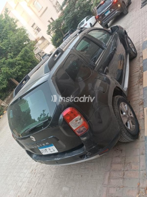 Renault Duster 2015 Black Manual Used for Sale in Maadi - 3