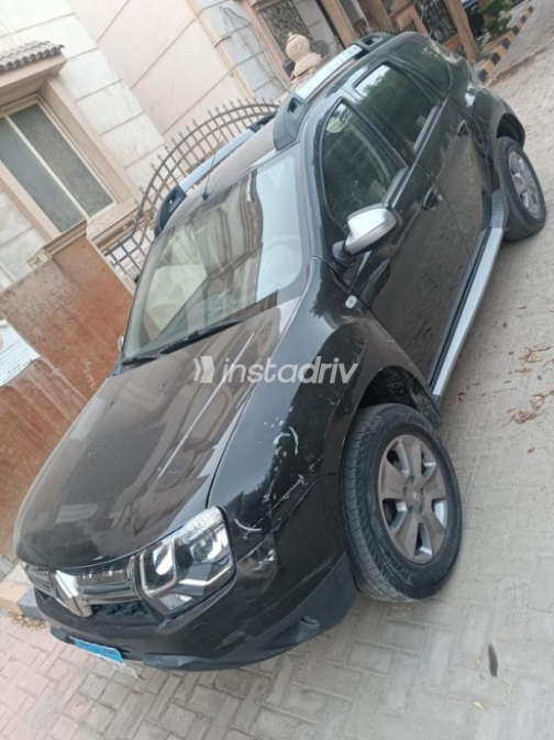 Renault Duster 2015 Black Manual Used for Sale in Maadi - 6
