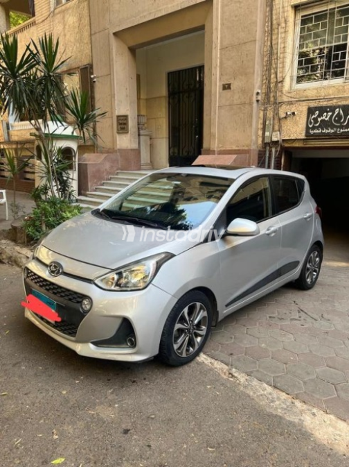 هيونداي I10 2020 فضي أوتوماتيك مستعملة للبيع في الزمالك - 3