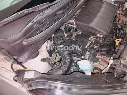 هيونداي I10 2020 فضي أوتوماتيك مستعملة للبيع في الزمالك - 6