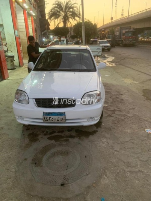 Hyundai Verna 2010 White Manual Used for Sale in Abu Hummus - 1