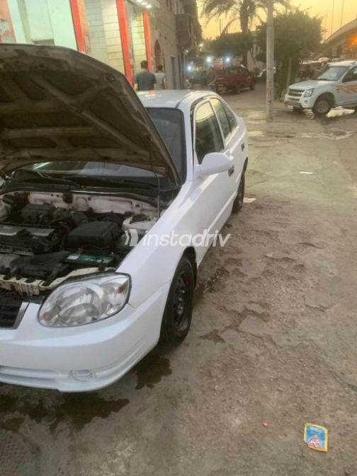 Hyundai Verna 2010 White Manual Used for Sale in Abu Hummus - 2