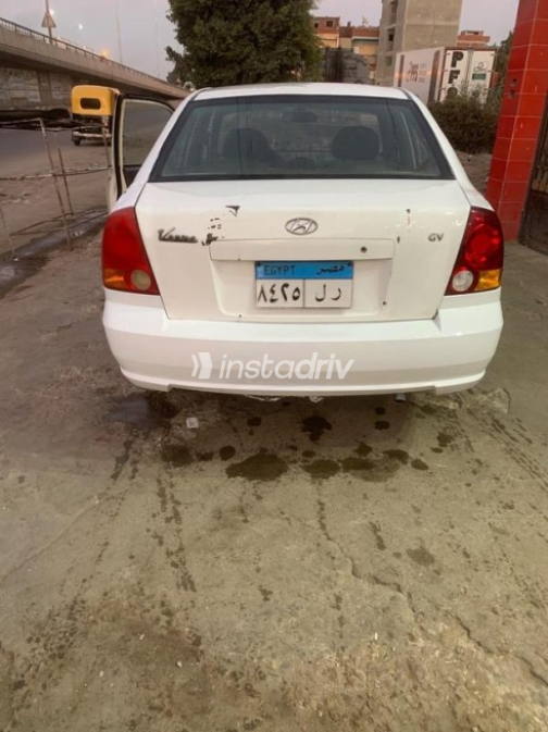 Hyundai Verna 2010 White Manual Used for Sale in Abu Hummus - 5