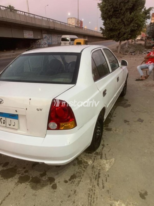 Hyundai Verna 2010 White Manual Used for Sale in Abu Hummus - 6