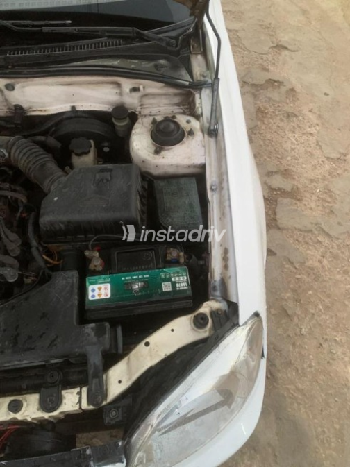 Hyundai Verna 2010 White Manual Used for Sale in Abu Hummus - 7
