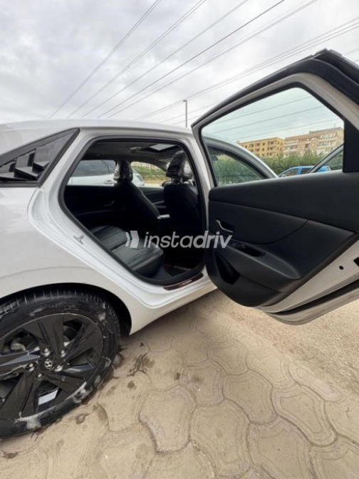 Hyundai Elantra CN7 2022 White Automatic Used for Sale in Cairo - 7
