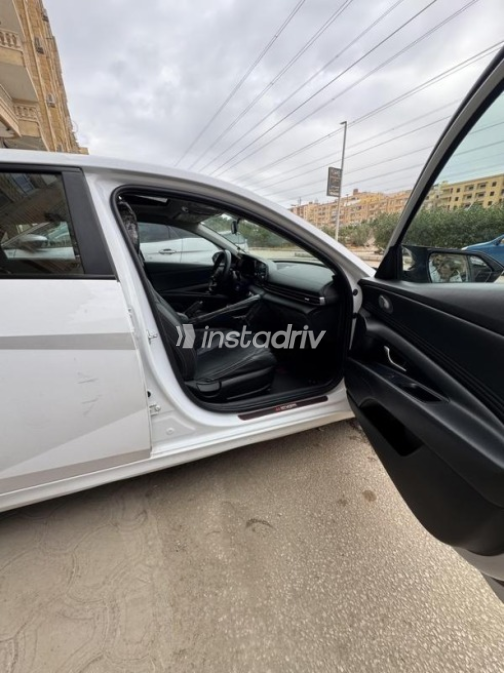 Hyundai Elantra CN7 2022 White Automatic Used for Sale in Cairo - 9