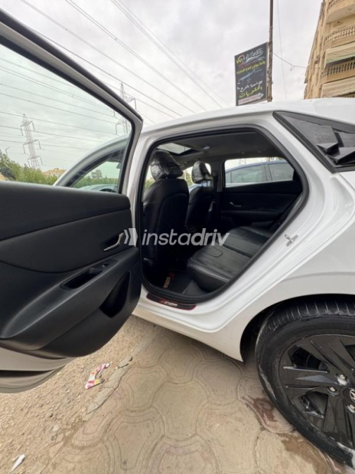 Hyundai Elantra CN7 2022 White Automatic Used for Sale in Cairo - 10