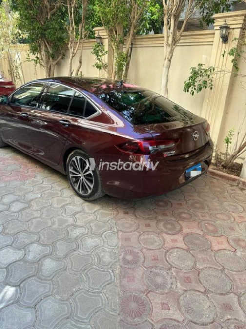 Opel Insignia 2019 Dark Red Automatic Used for Sale in Al Shorouk - 3