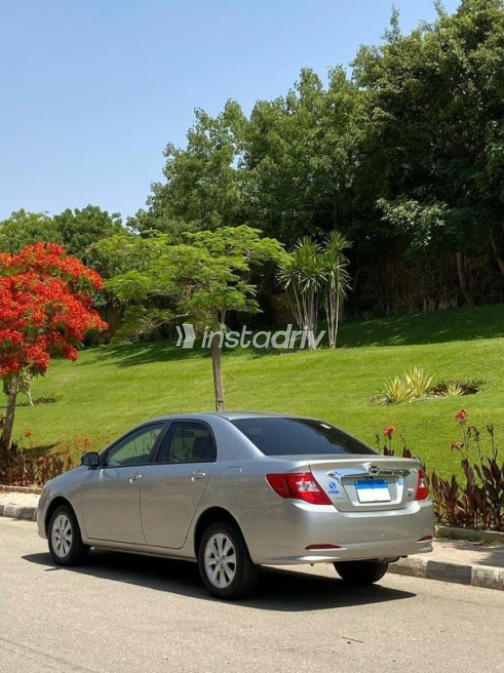 بى واى دى‬ F3 2025 رمادي أوتوماتيك مستعملة للبيع في مدينة نصر - 2