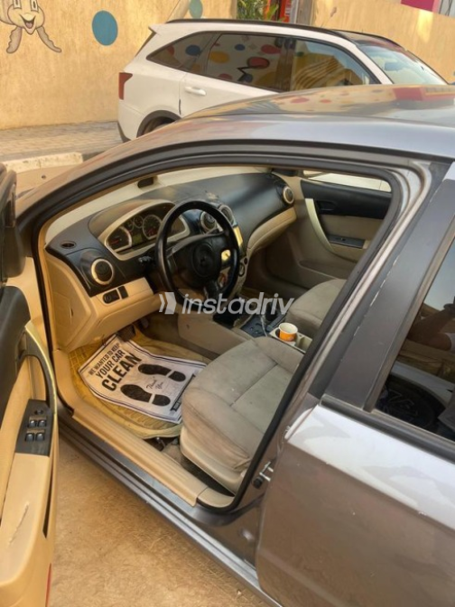 Chevrolet Aveo 2016 Gray Automatic Used for Sale in Maadi - 9