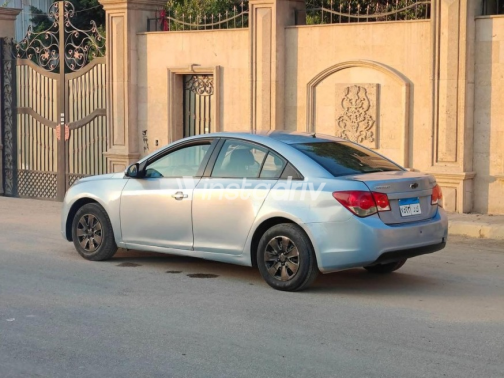 Chevrolet Cruze 2010 Cyan Automatic Used for Sale in Giza - 3