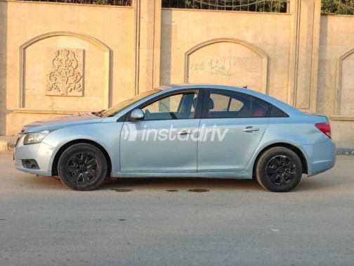 Chevrolet Cruze 2010 Cyan Automatic Used for Sale in Giza - 4