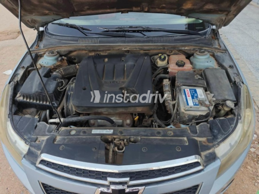 Chevrolet Cruze 2010 Cyan Automatic Used for Sale in Giza - 10