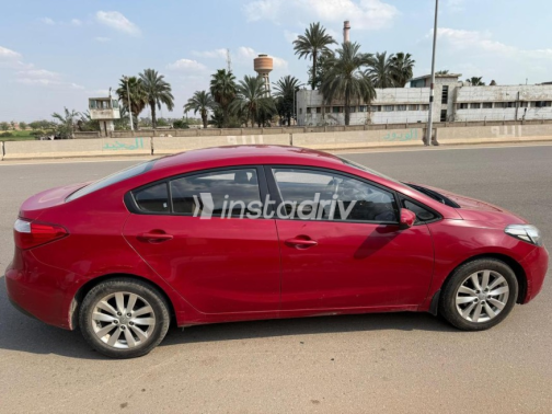 Kia Cerato 2015 Red Automatic Used for Sale in Banha - 4