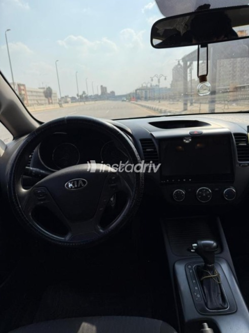 Kia Cerato 2015 Red Automatic Used for Sale in Banha - 8