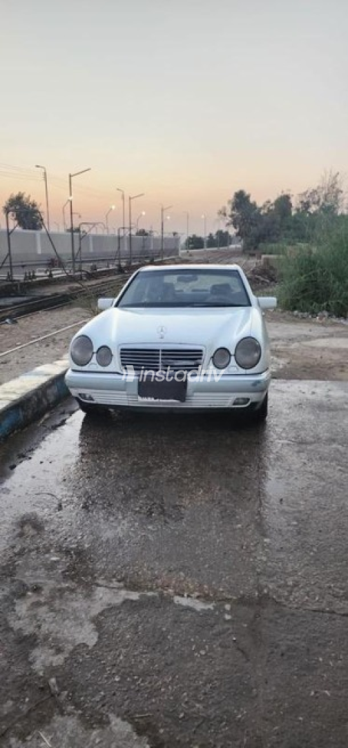 Mercedes 200 1996 White Automatic Used for Sale in Qena - 1