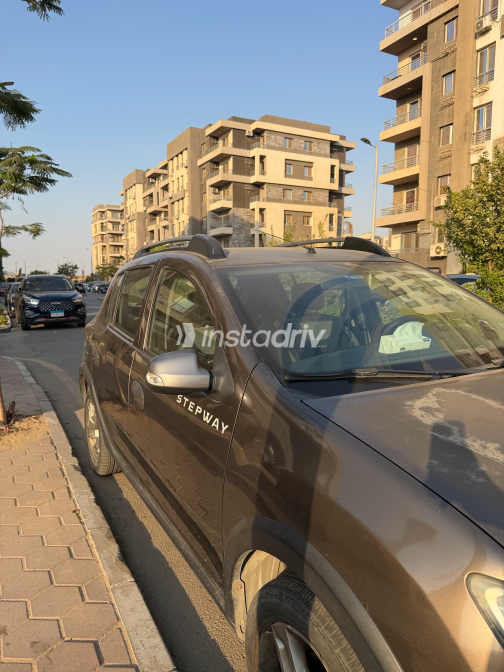 رينو سانديرو  ( ستيب  واى ) 2019 بني أوتوماتيك مستعملة للبيع في القاهرة الكبرى ( القاهرة - الجيزة) - 3