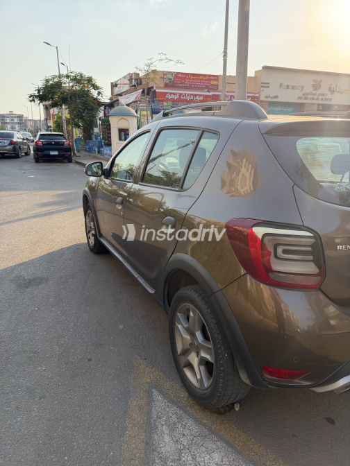 رينو سانديرو  ( ستيب  واى ) 2019 بني أوتوماتيك مستعملة للبيع في القاهرة الكبرى ( القاهرة - الجيزة) - 5