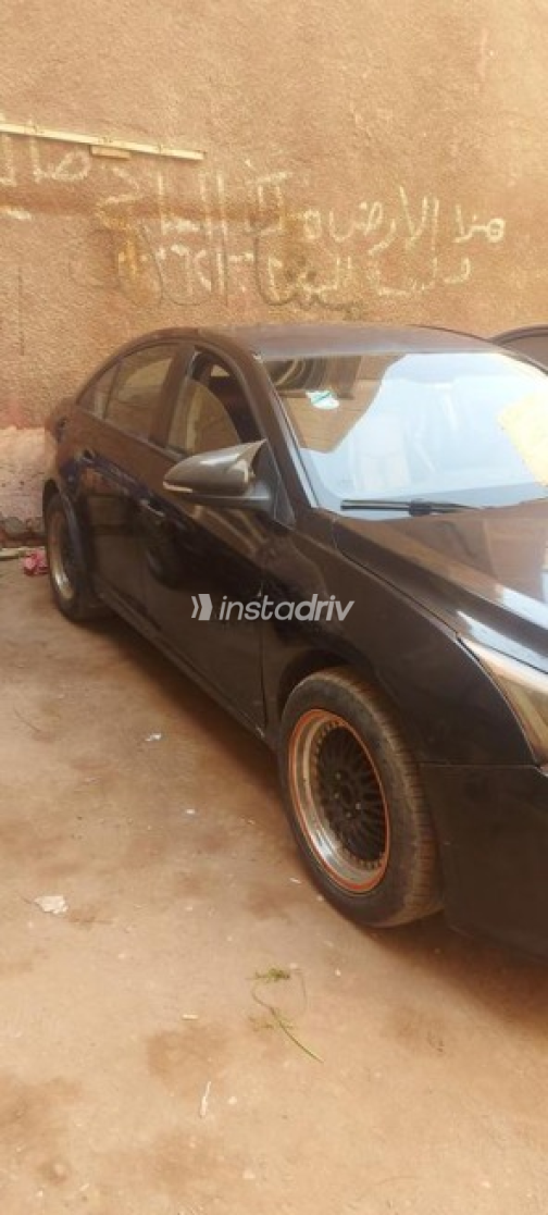 شيفروليه كروز 2015 أسود أوتوماتيك مستعملة للبيع في الجيزة - 9