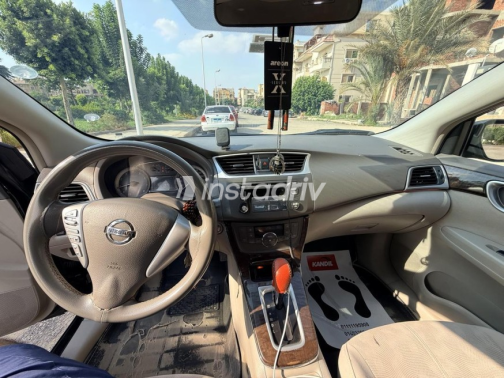 Nissan Sentra 2019 Black Automatic Used for Sale in Cairo - 8
