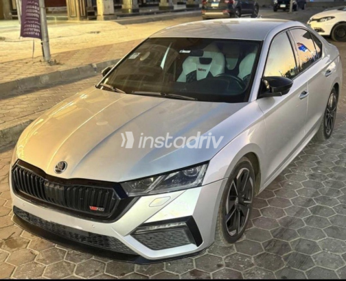 سكودا اوكتافيا ار اس 2022 فضي أوتوماتيك مستعملة للبيع في المنصورة - 4