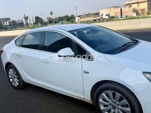 Opel Astra 2017 White Automatic Used for Sale in Cairo - 1