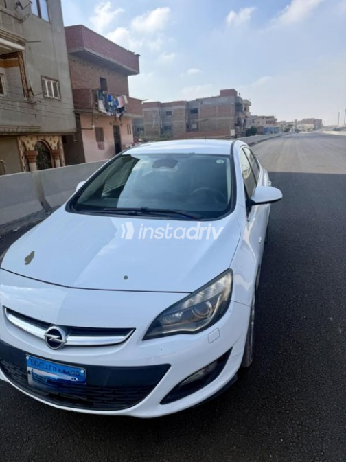 Opel Astra 2017 White Automatic Used for Sale in Cairo - 2
