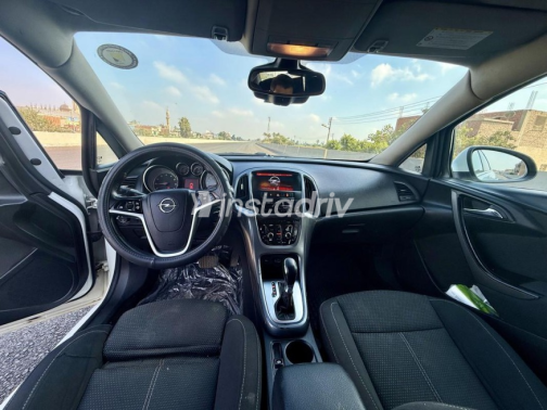 Opel Astra 2017 White Automatic Used for Sale in Cairo - 6