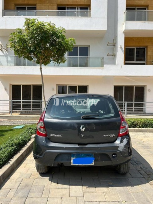 Renault Sandero 2013 Blue Automatic Used for Sale in 6 October - 2