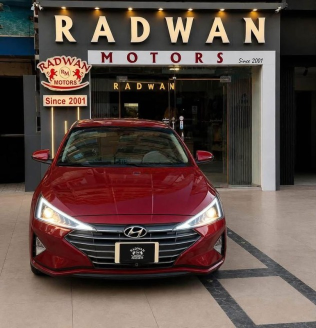 Hyundai Elantra 2025 Red Automatic Used for Sale in Nasr city