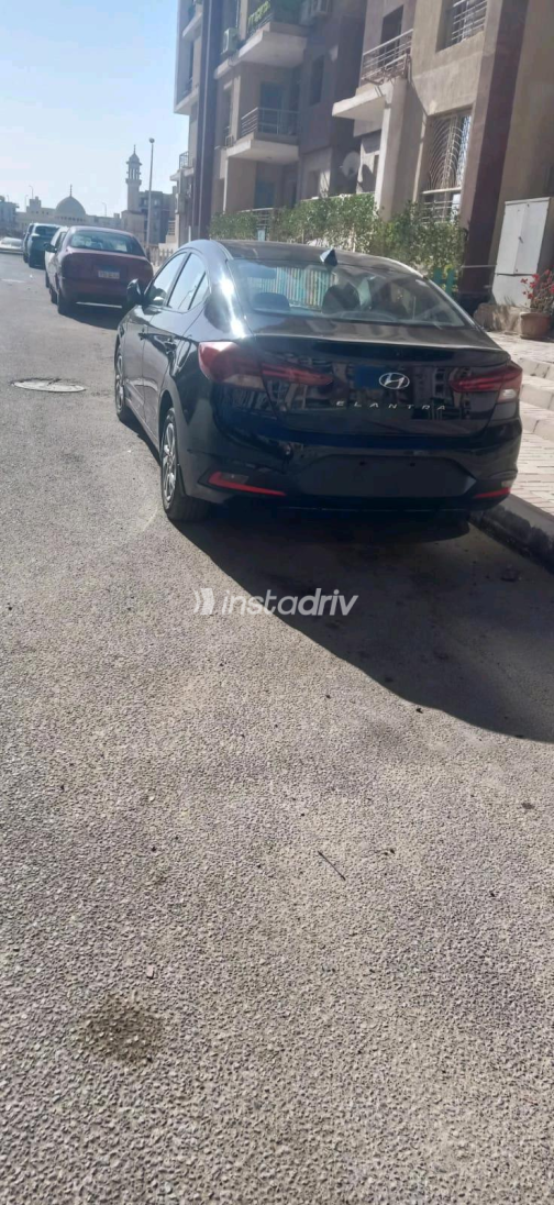 Hyundai Elantra AD 2019 Black Automatic Used for Sale in Greater Cairo ( Cairo + Giza) - 9