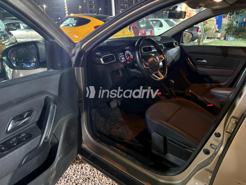 Renault Duster 2021 Gold CVT Used for Sale in Greater Cairo ( Cairo + Giza) - 3