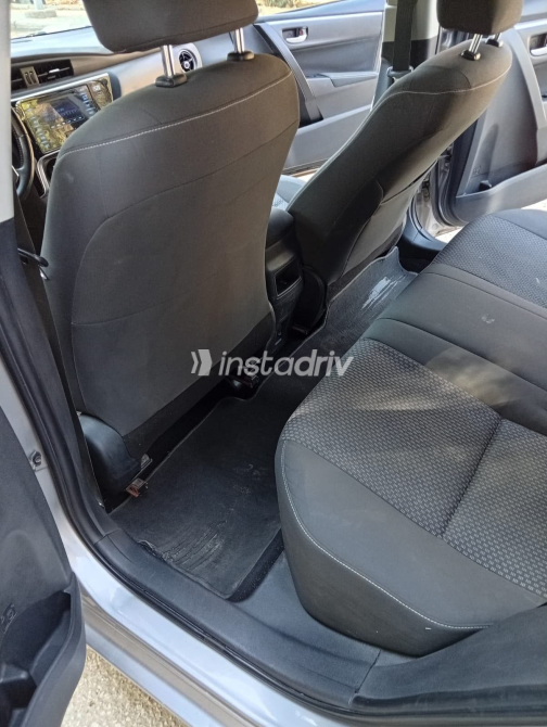 Toyota Corolla 2019 Silver Automatic Used for Sale in Greater Cairo ( Cairo + Giza) - 2