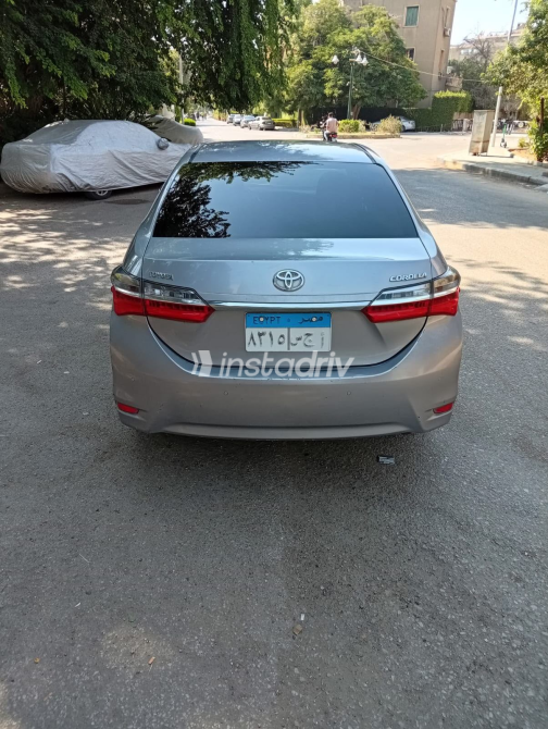 Toyota Corolla 2019 Silver Automatic Used for Sale in Greater Cairo ( Cairo + Giza) - 7