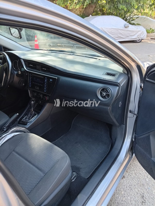 Toyota Corolla 2019 Silver Automatic Used for Sale in Greater Cairo ( Cairo + Giza) - 10