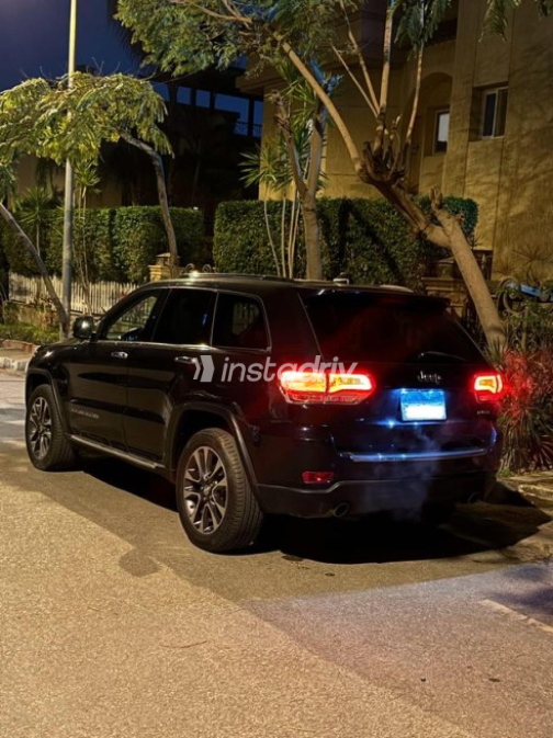 Jeep Grand Cherokee 2017 Dark Blue Automatic Used for Sale in Greater Cairo ( Cairo + Giza) - 3
