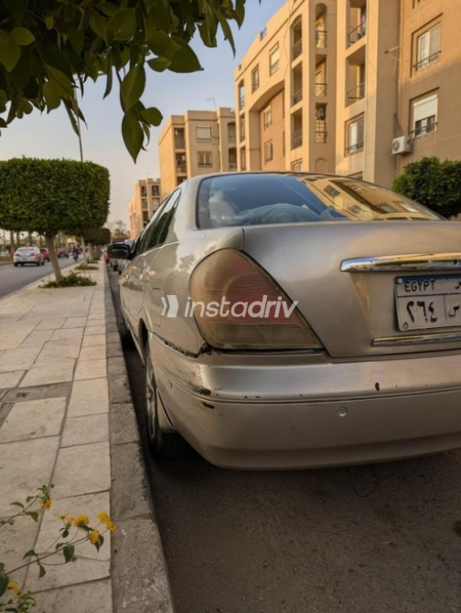 Nissan Sunny 2011 Gold Automatic Used for Sale in Greater Cairo ( Cairo + Giza) - 3