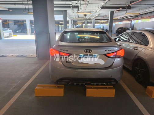 Hyundai Elantra 2013 Silver Automatic Used for Sale in Greater Cairo ( Cairo + Giza) - 5