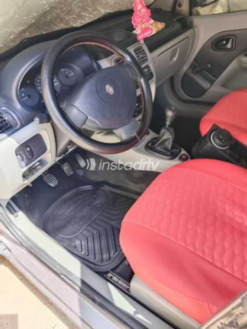 Renault Clio 2003 Gray Manual Used for Sale in Cairo - 8