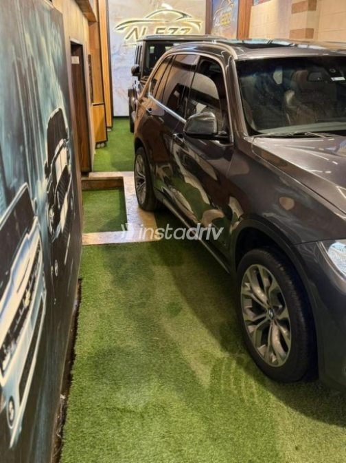 BMW X5 2016 Gray Automatic Used for Sale in Nasr city - 10